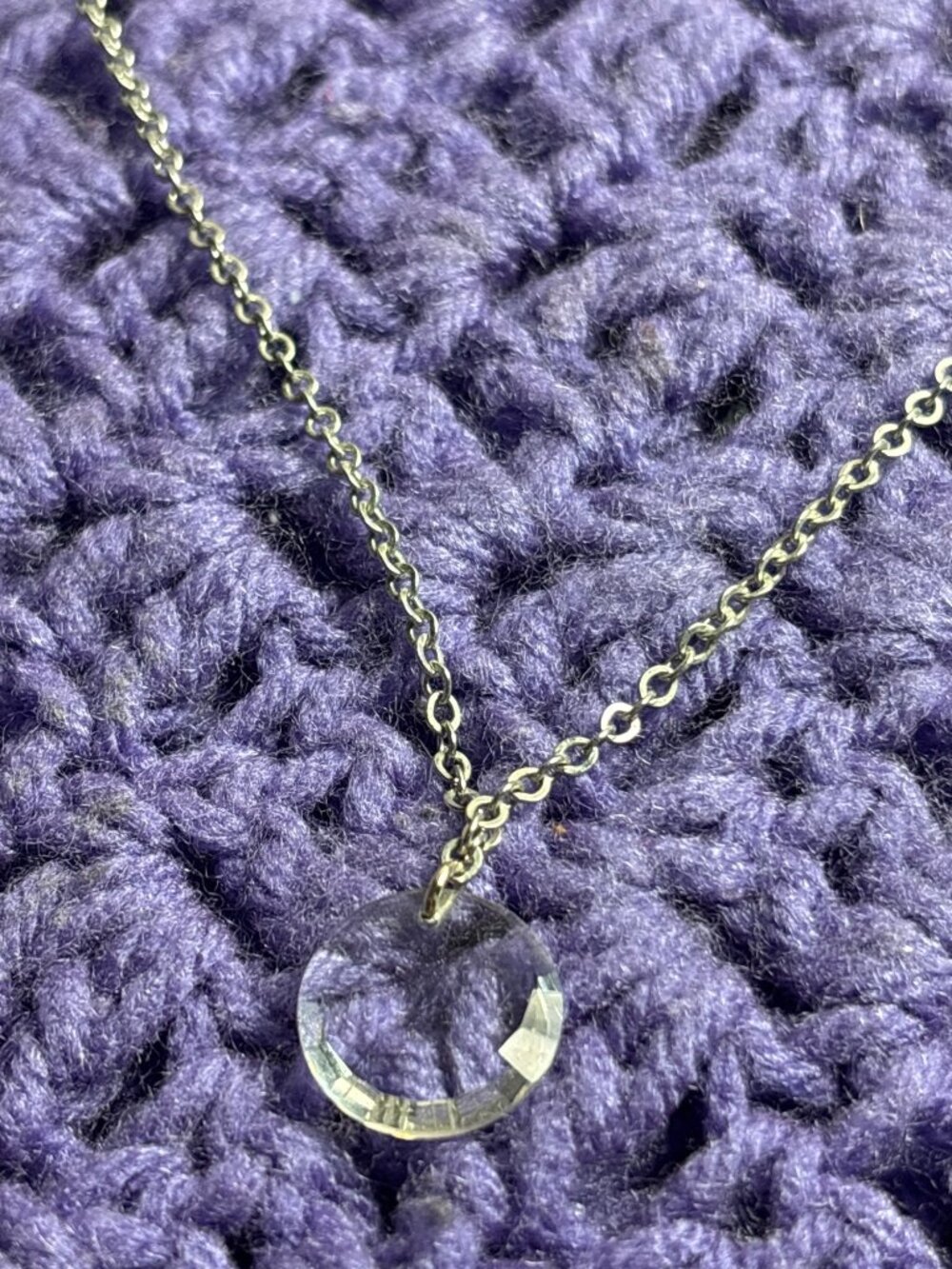 Faceted Glass Circle Pendant Necklace Silvertone Chain 15 inches Long
